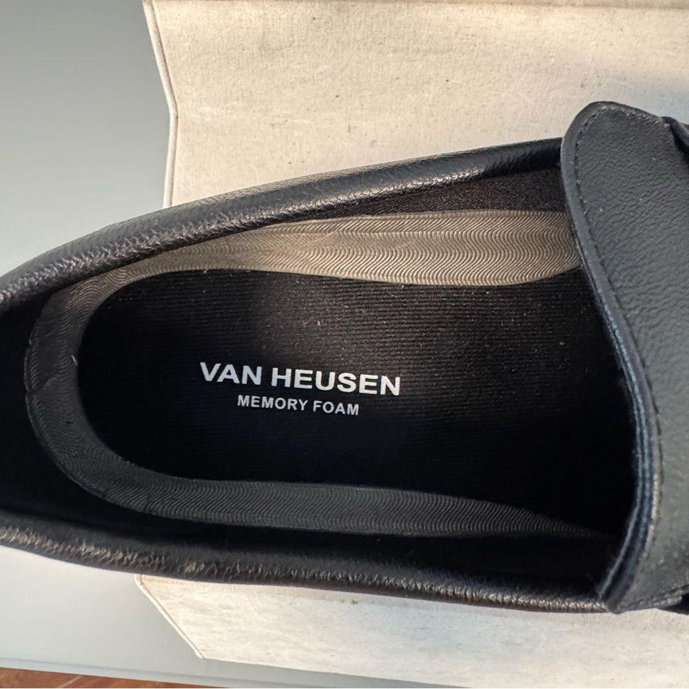 Van Heusen Men's Black Loafers, size 8.5, NWOT - Picture 6 of 11